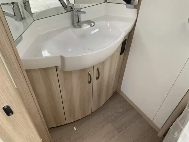 Hobby De Luxe 540 KMFE Zondag 8 februari open (1008078)