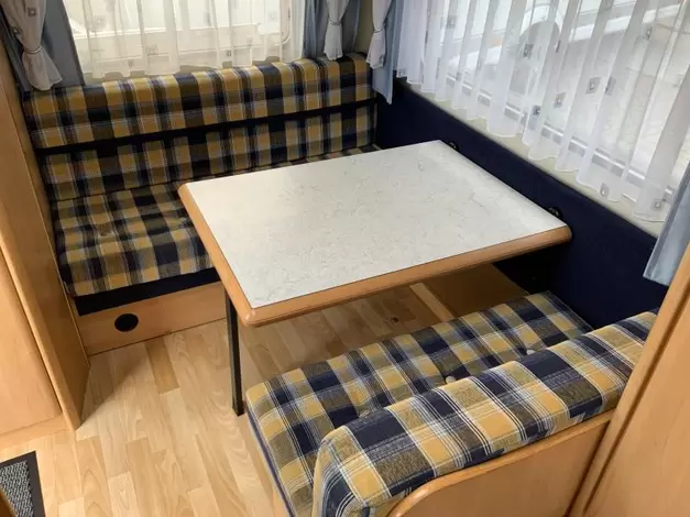 Hobby De Luxe 400 SF