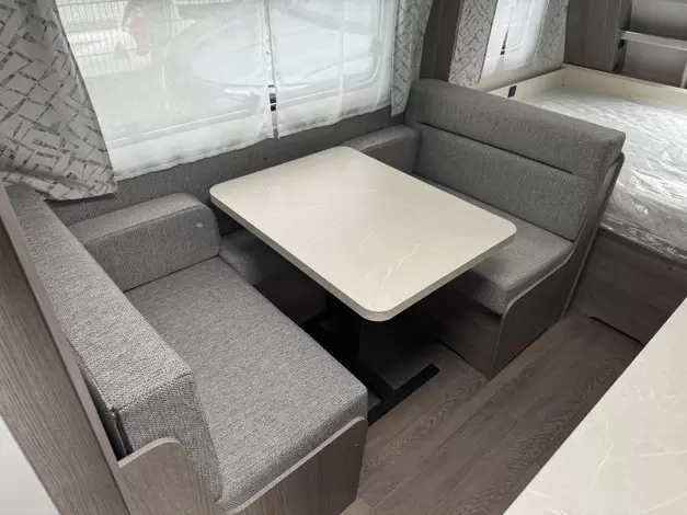 Hobby Ontour 470 KMF Zondag 8 februari open (979843)