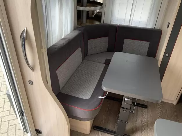 Hobby De Luxe Edition 650 KMFE