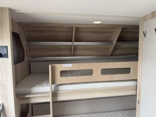 Hobby De Luxe 490 KMF Zondag 8 februari open (1019583)