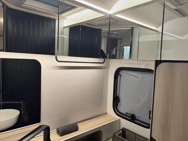 Hobby De Luxe 460 SFF Zondag 8 februari open (1019590)