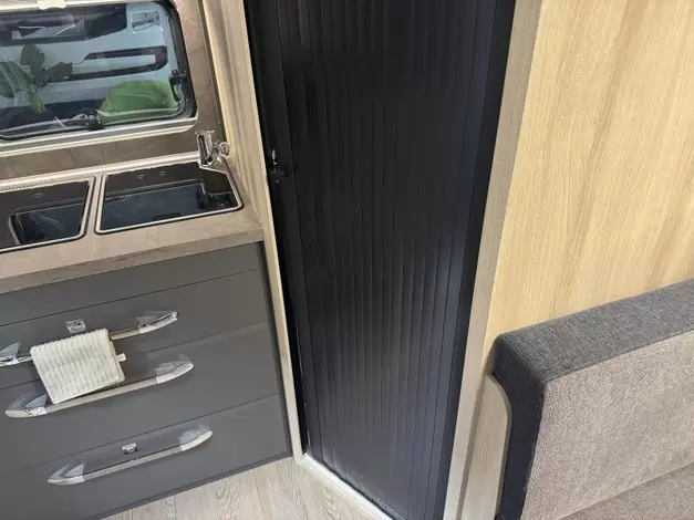 Hobby De Luxe 460 SFF Zondag 8 februari open (1019590)