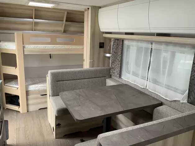 Hobby De Luxe 560 KMFE