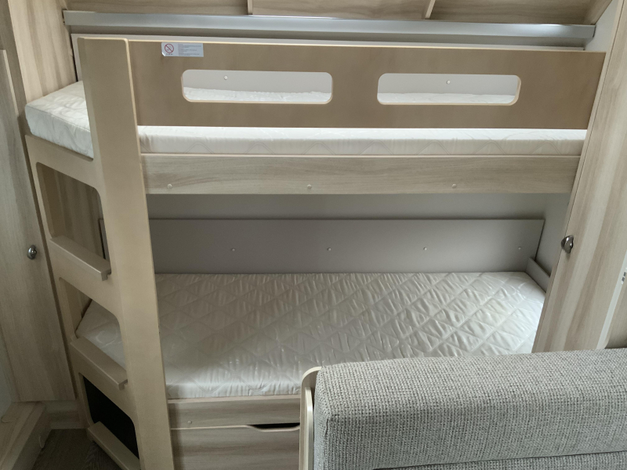 Hobby De Luxe 540 KMFE 9 Zondag 22 maart open (1032154)