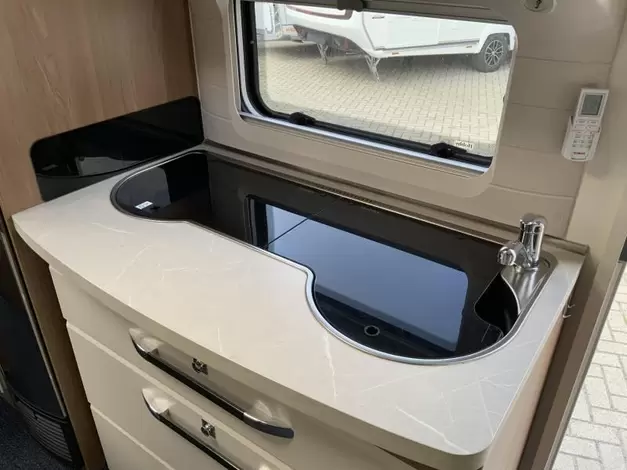 Hobby De Luxe 495 UL