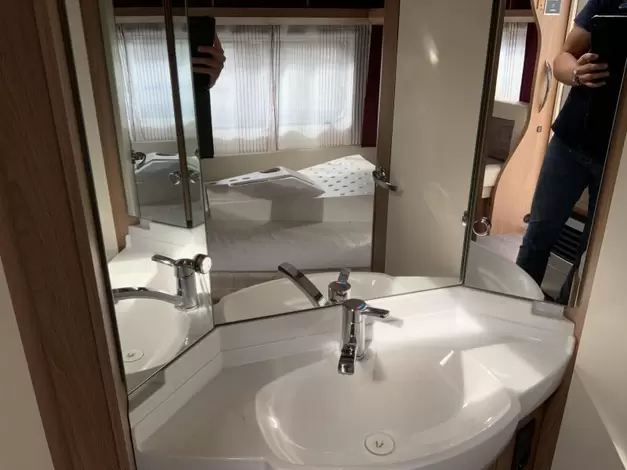 Hobby De Luxe 460 UFE