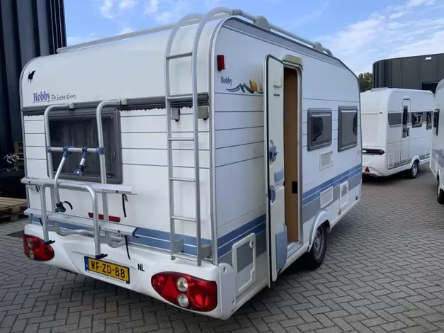 Hobby De Luxe 400 SF