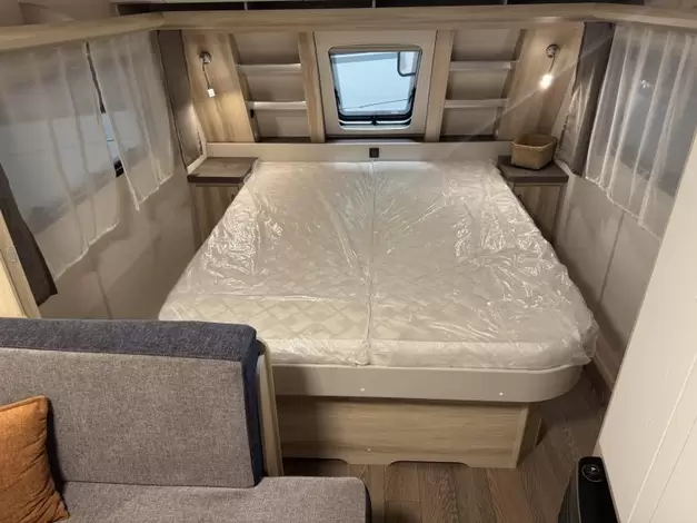 Hobby De Luxe 460 SFF Zondag 8 februari open (1019590)