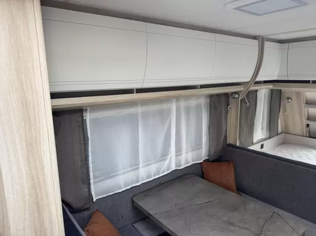 Hobby De Luxe 490 KMF Zondag 8 februari open (1019583)