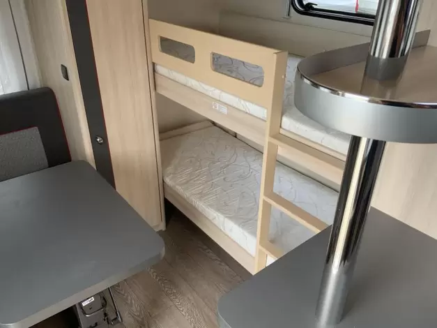 Hobby De Luxe Edition 650 KMFE