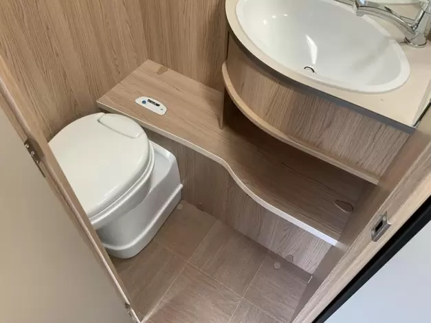 LMC Sassino 470 K Comfort pakket + Luifel