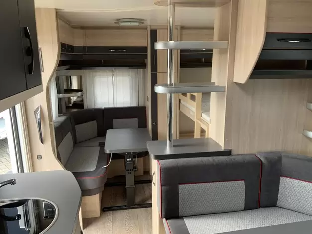 Hobby De Luxe Edition 650 KMFE