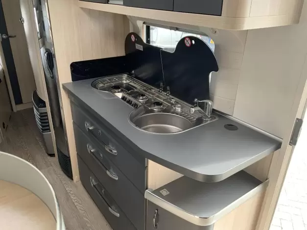 Hobby De Luxe Edition 650 KMFE