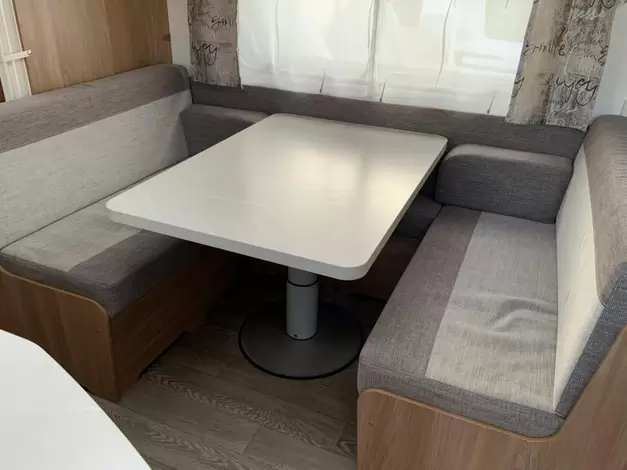 Hobby De Luxe 545 KMF