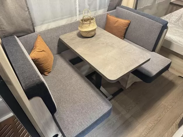 Hobby De Luxe 460 SFF Zondag 8 februari open (1019590)