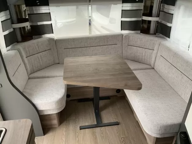 Hobby Excellent Edition 495 UL Zondag 8 februari open (976313)