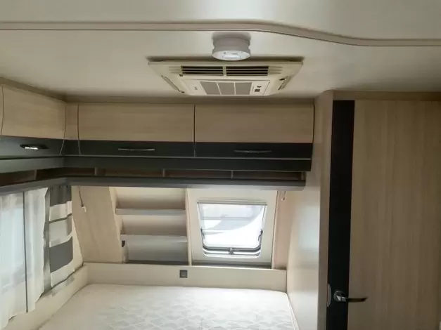 Hobby De Luxe Edition 560 KMFE