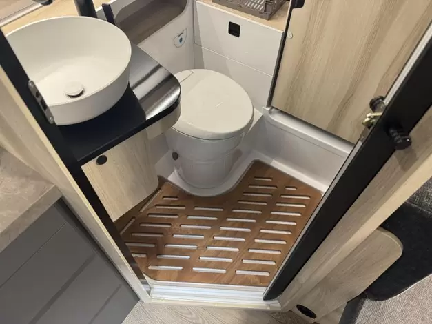 Hobby De Luxe 460 SFF Zondag 8 februari open (1019590)