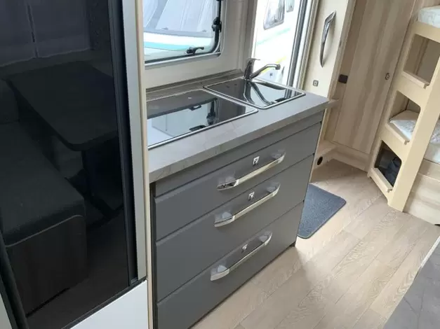 Hobby De Luxe 560 KMFE