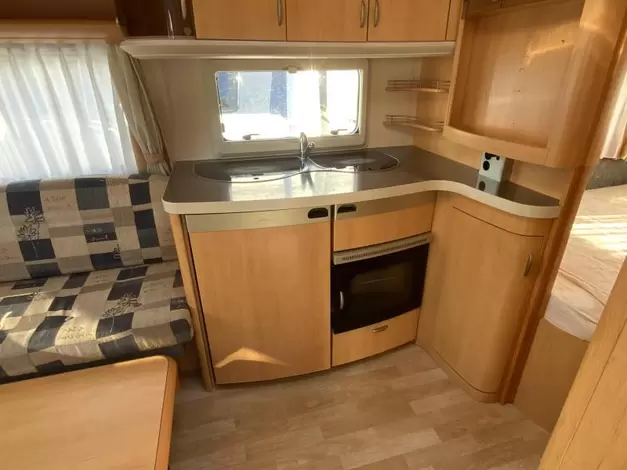 Hobby De Luxe 460 UFE