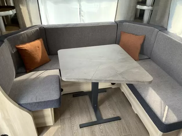 Hobby De Luxe 495 UL Zondag 8 februari open (1008079)