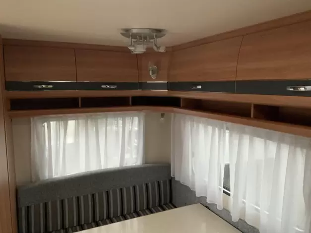 Hobby De Luxe 400 SF