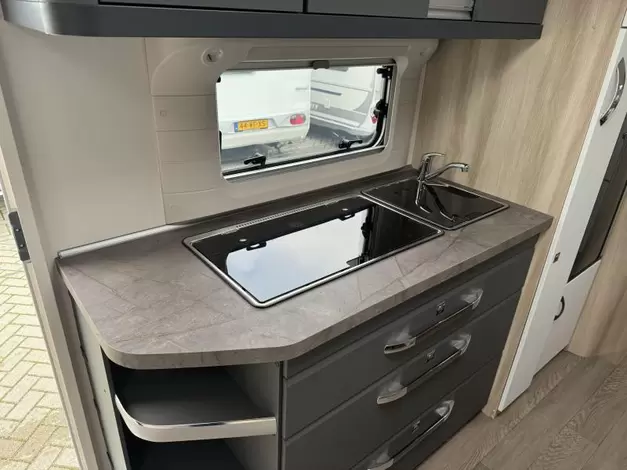 Hobby De Luxe 545 KMF Zondag 8 februari open (977480)