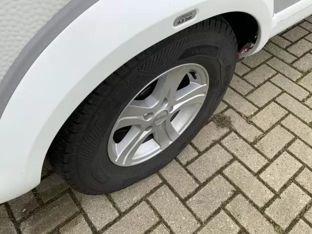 Hobby De Luxe 560 KMFE